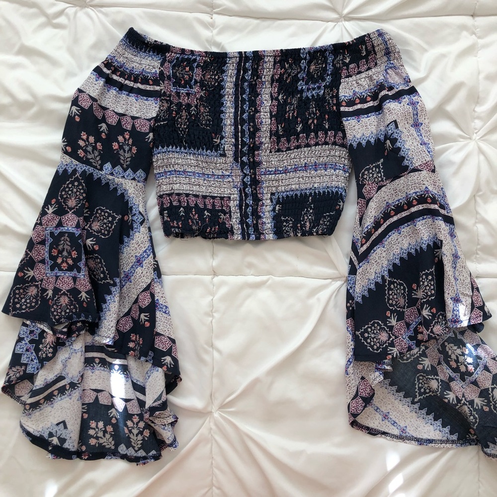 LF Stores Off Shoulder Bell Sleeve Crop Top XS